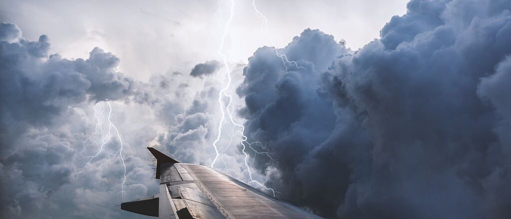 2024 11 aircraft 3464648 1280