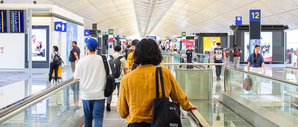 2025 10 people 7762169 1280