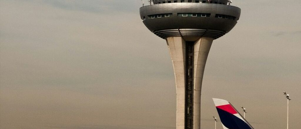 Miguel a amutio H Yb X Rl4 kn8 unsplash 1 1 875x1024